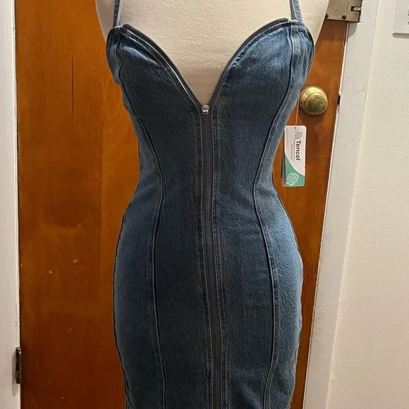 Guess Women’s Raye Zip Front Blue Denim Dress. Size S NWT. - Picture 2 of 11